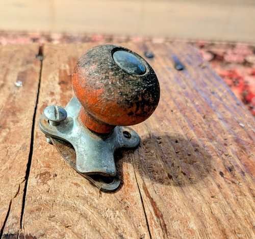 Wooden vtg auto - wooden,